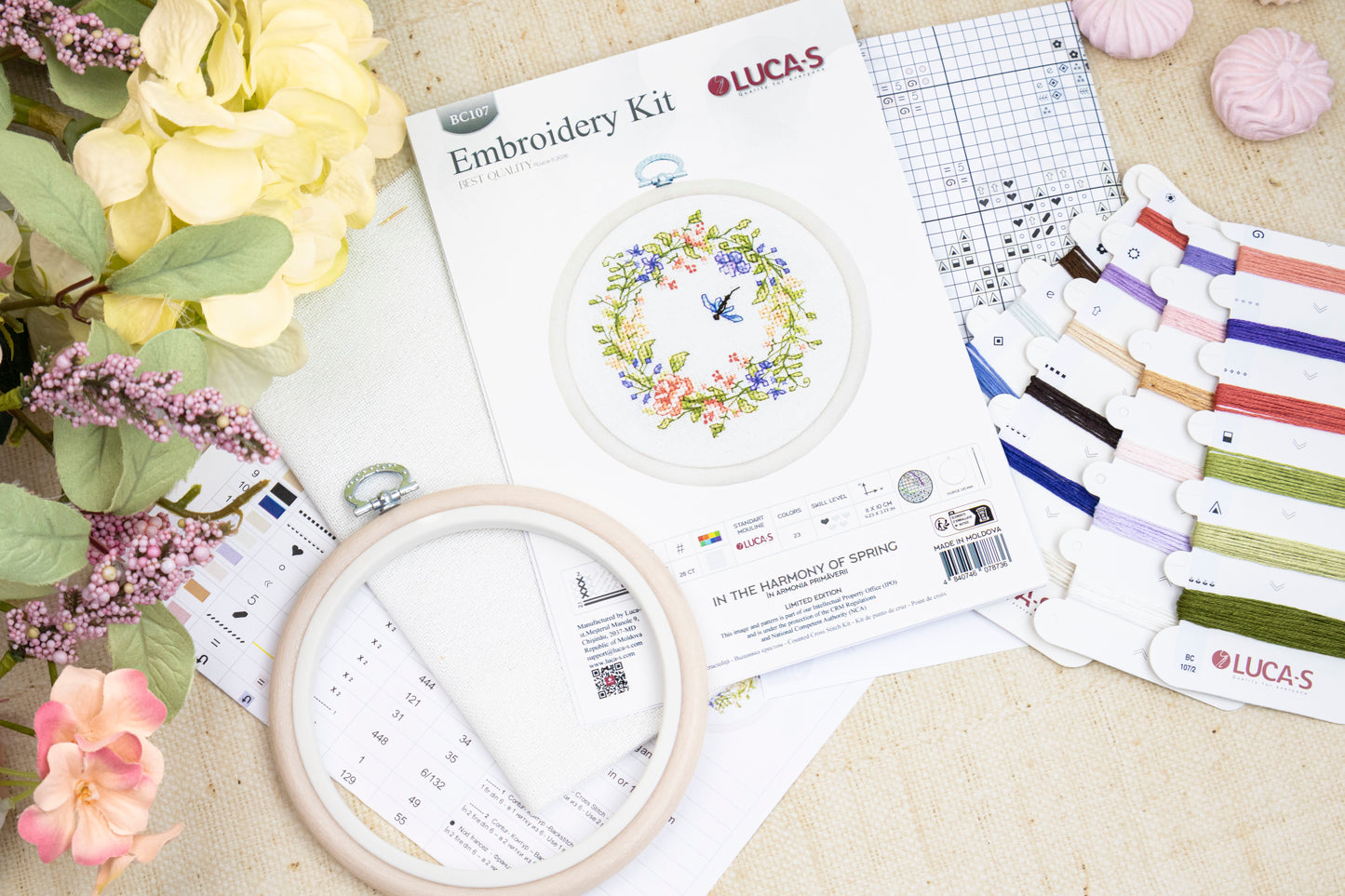 Set de brodat în cruciuliță cu cercul de brodat inclus Luca-S - În Armonia Primăverii, BC107