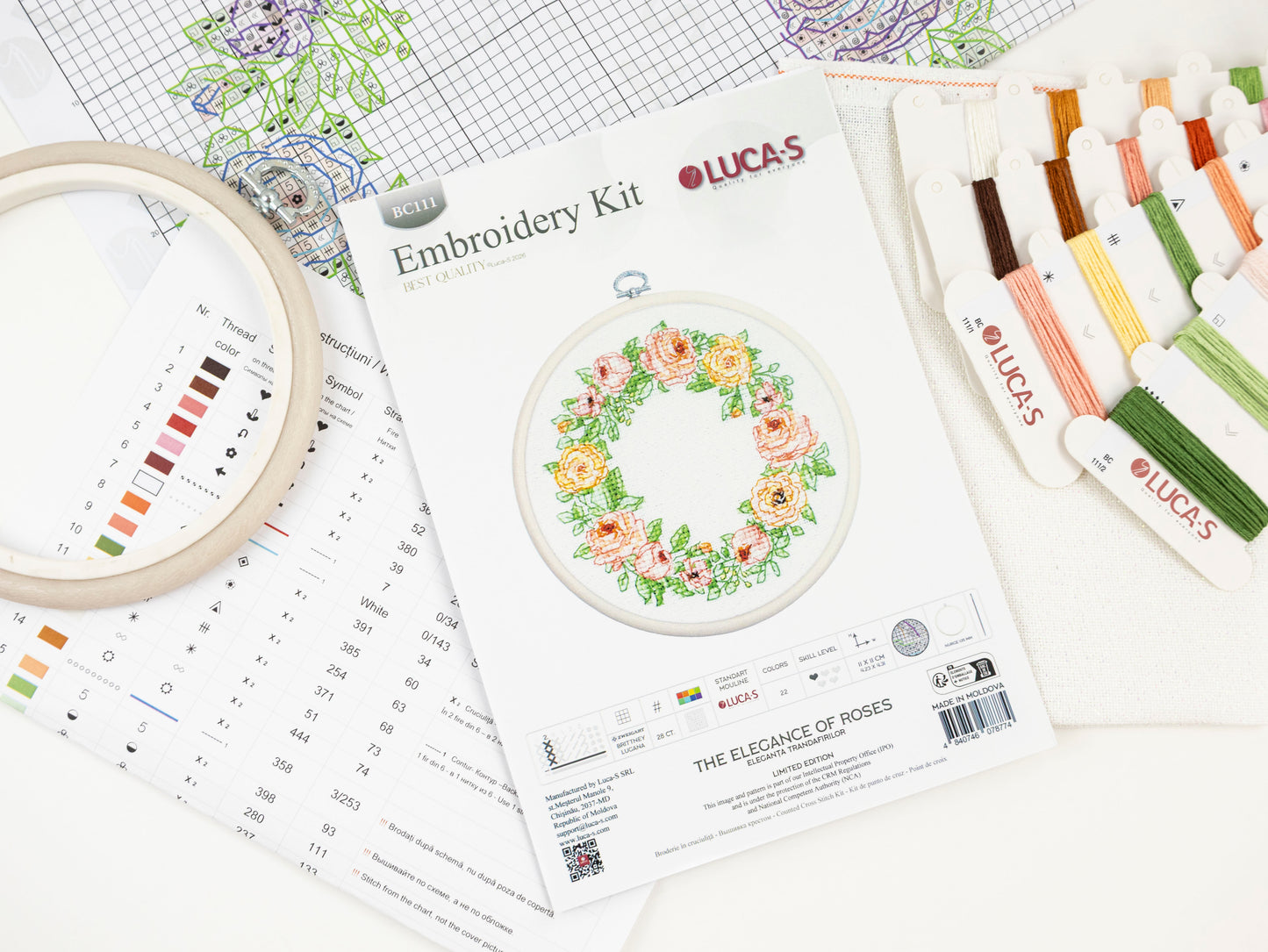 Set de brodat în cruciuliță cu cercul de brodat inclus Luca-S - Eleganța Trandafirilor, BC111