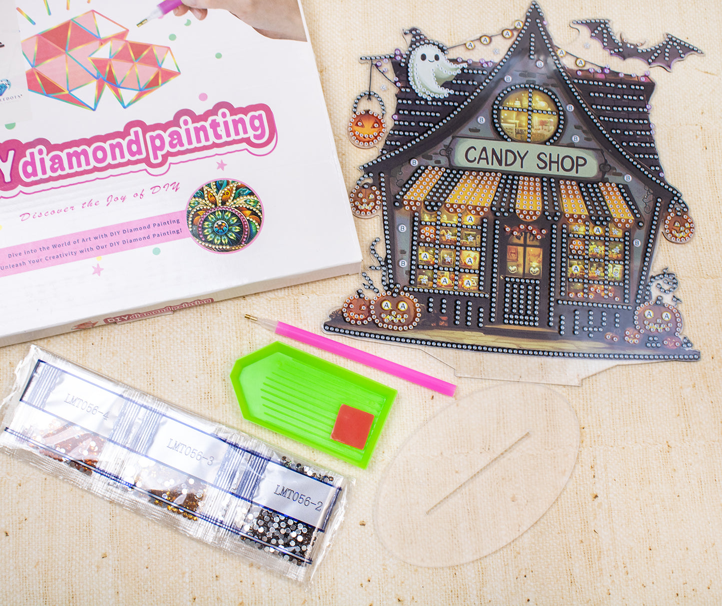 Suport acrilic pentru pictură cu diamante Letistitch - Haunted Treats, 480-930