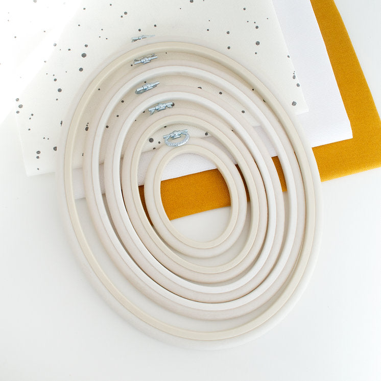 Cerc de plastic oval сu cheutoare, 230