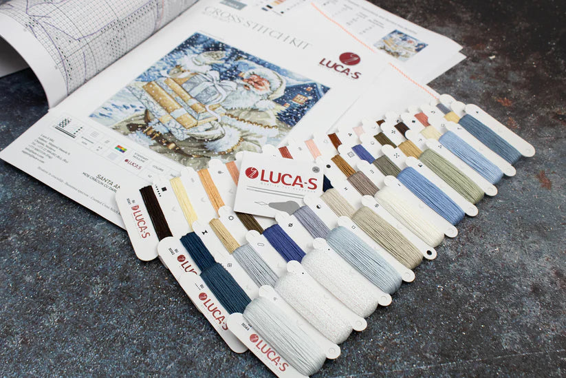 Set de brodat în cruciuliță Luca-S - Moș Crăciun cu Daruri, BU5034