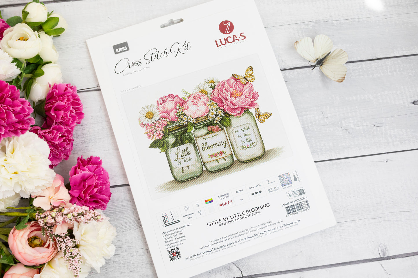 Set de brodat în cruciuliță Luca-S - Înflorind Puțin Cîte Puțin, B7065