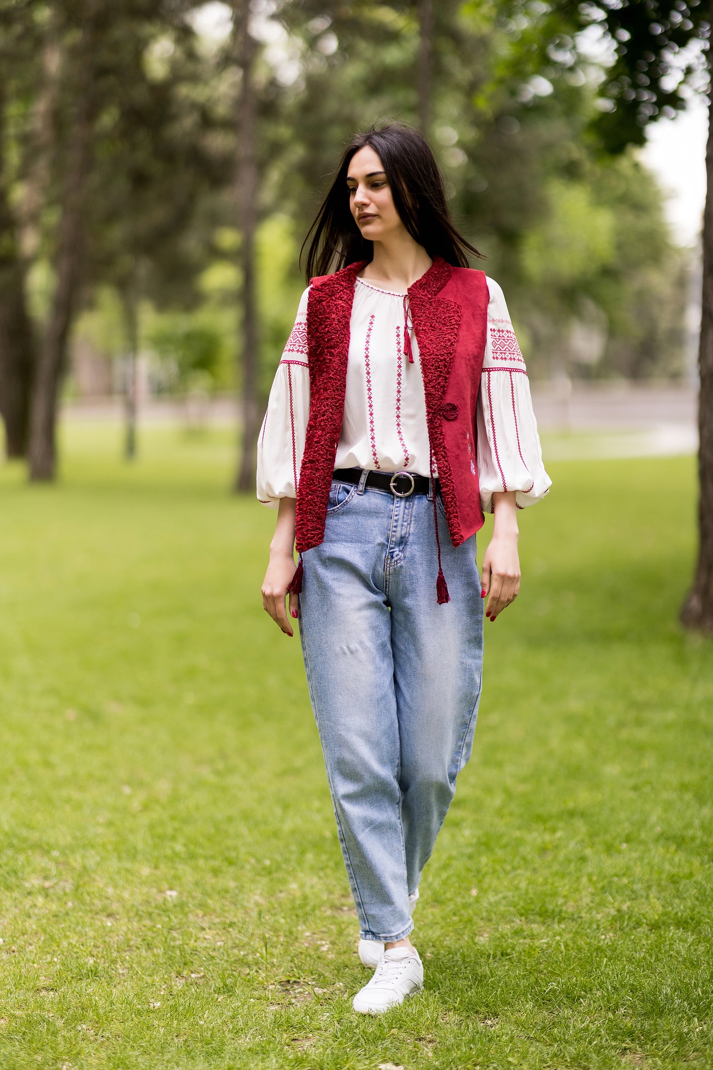 Etno - Modern - Bundiță Femei Colț-BC2 -cul. bordo