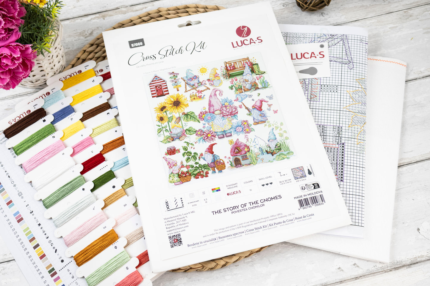 Set de brodat în cruciuliță Luca-S -  Povestea Gnomilor, B7060