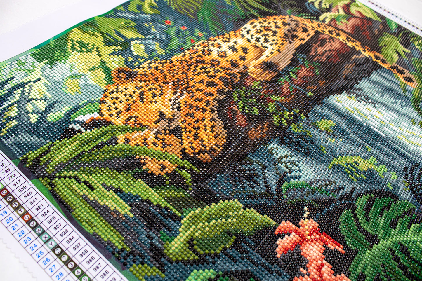 Set pictură cu diamante LetiStitch - Leopard on a Branch, LT02