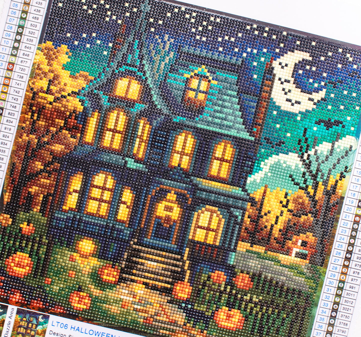 Set pictură cu diamante LetiStitch - Halloween House, LT06
