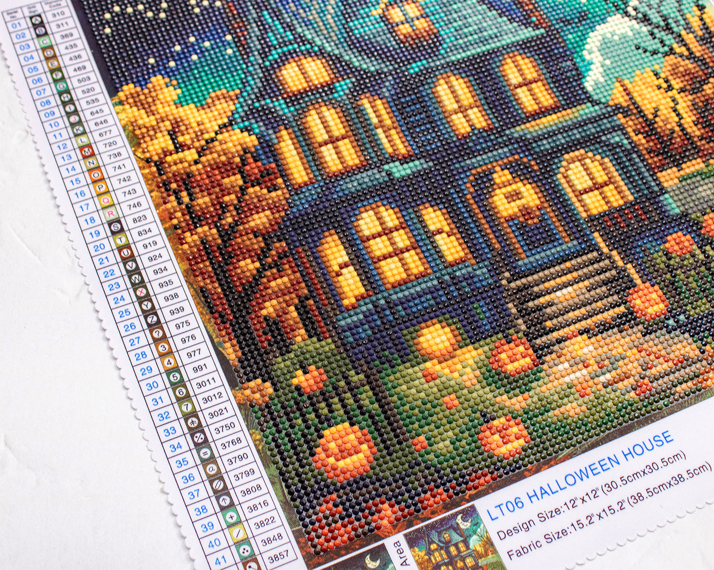 Set pictură cu diamante LetiStitch - Halloween House, LT06