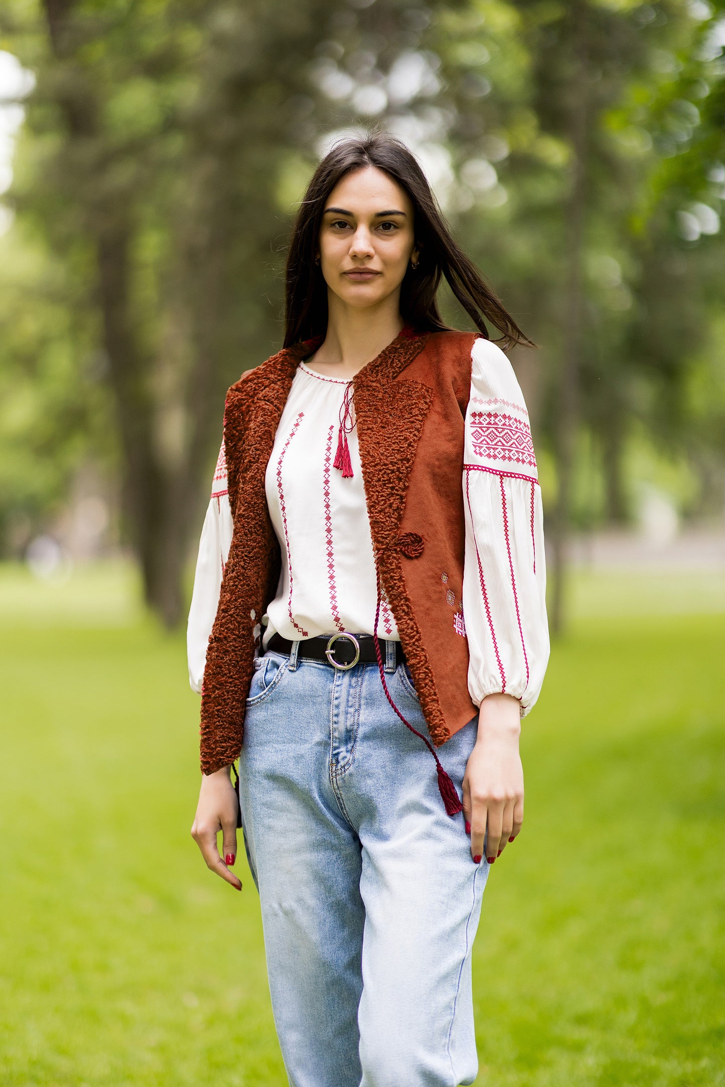 Etno - Modern - Bundiță Femei Colț-BC2 -cul. maro