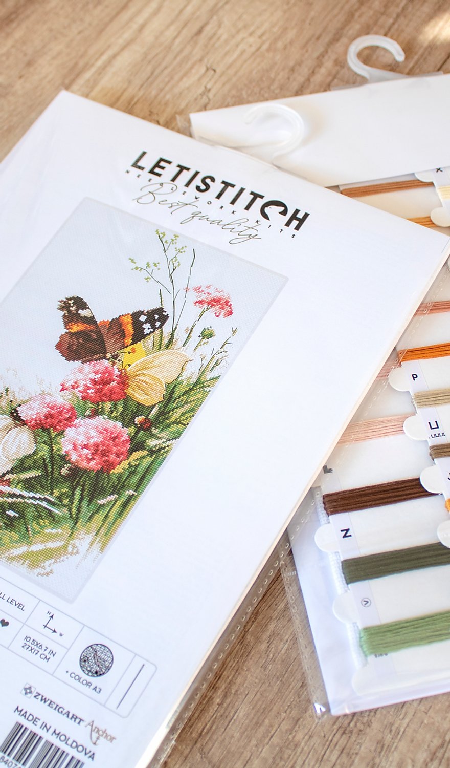Set de broderie Letistitch -  Fluturi în câmp, LETI938