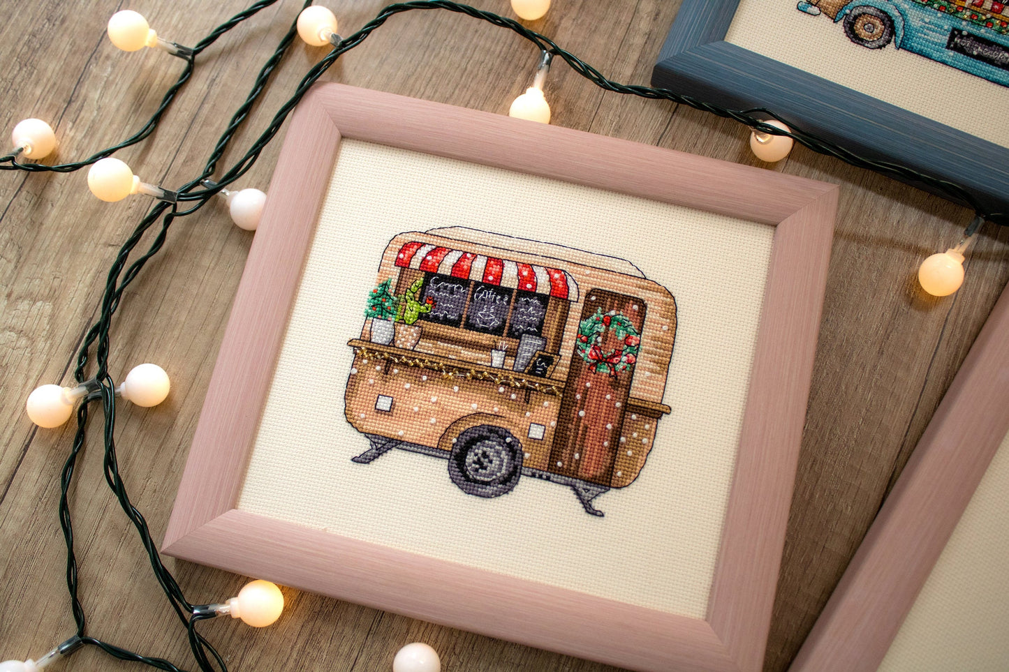 Cross Stitch Kit LetiStitch -  Happy Holidays - HobbyJobby