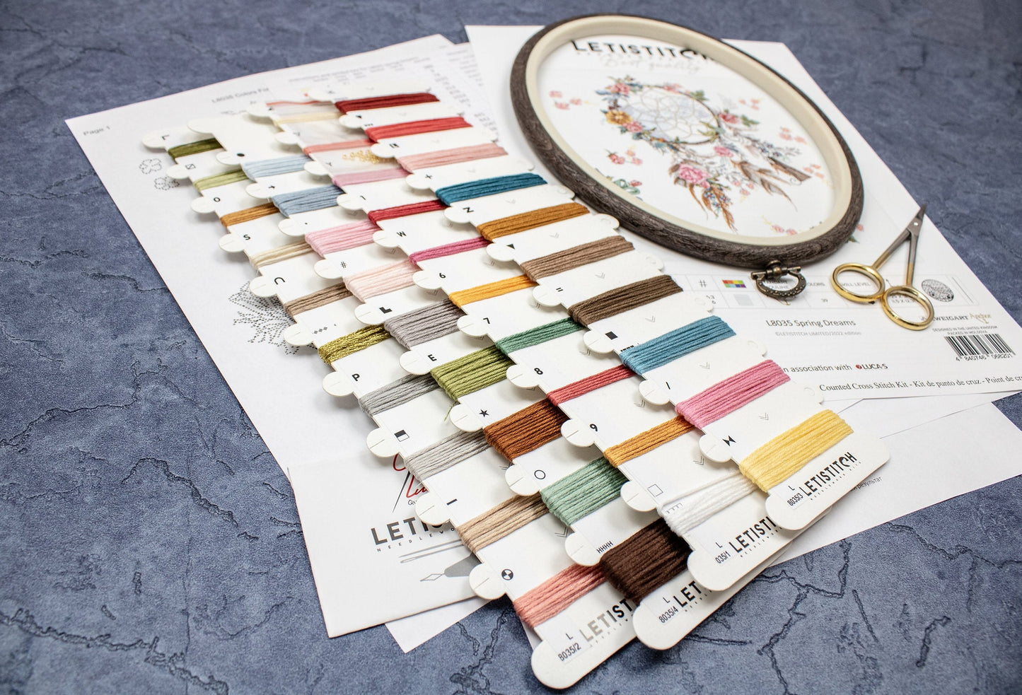 Set de brodat în cruciuliță Letistitch - Vise de primăvară, L8035