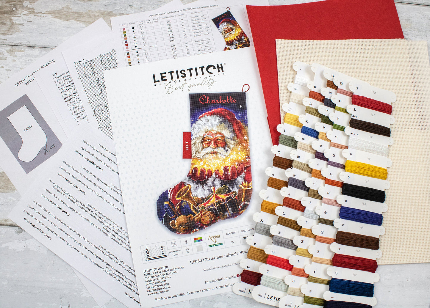 Set de brodat în cruciuliță LETISTITCH - Miracol de Crăciun(Șosetă), L8050